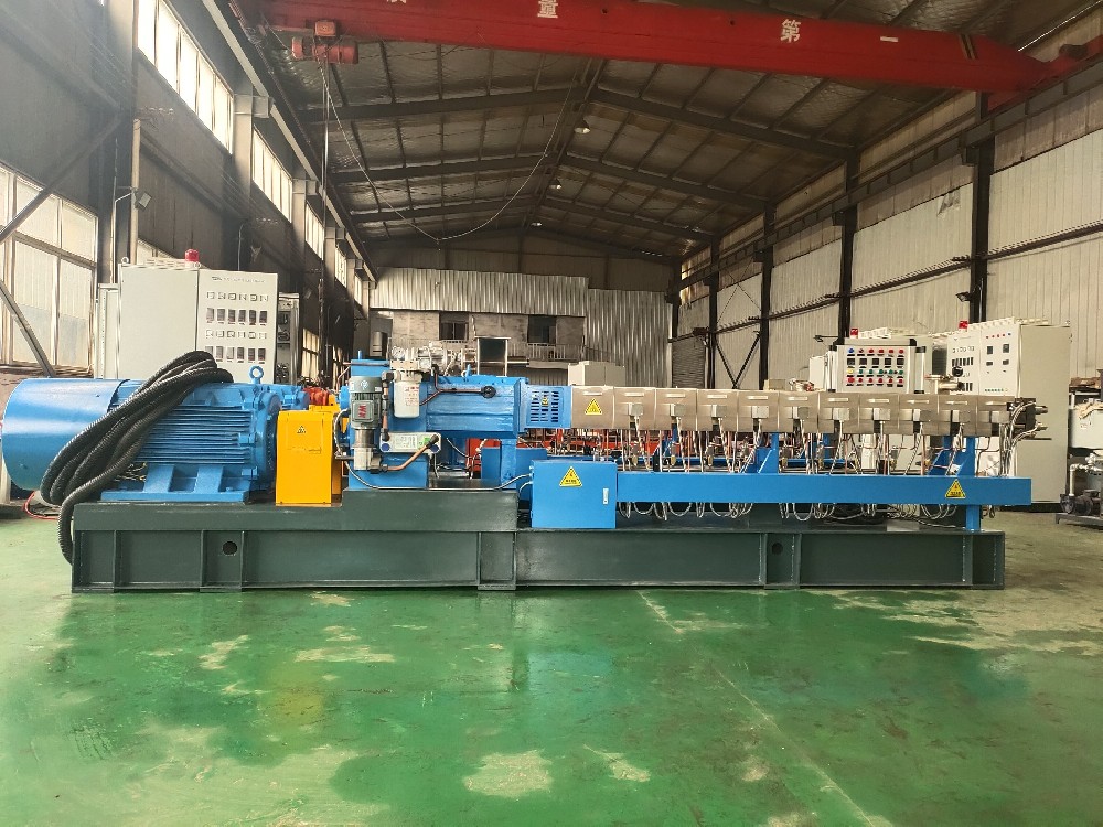 BTS parallel co rotating twin screw extruder